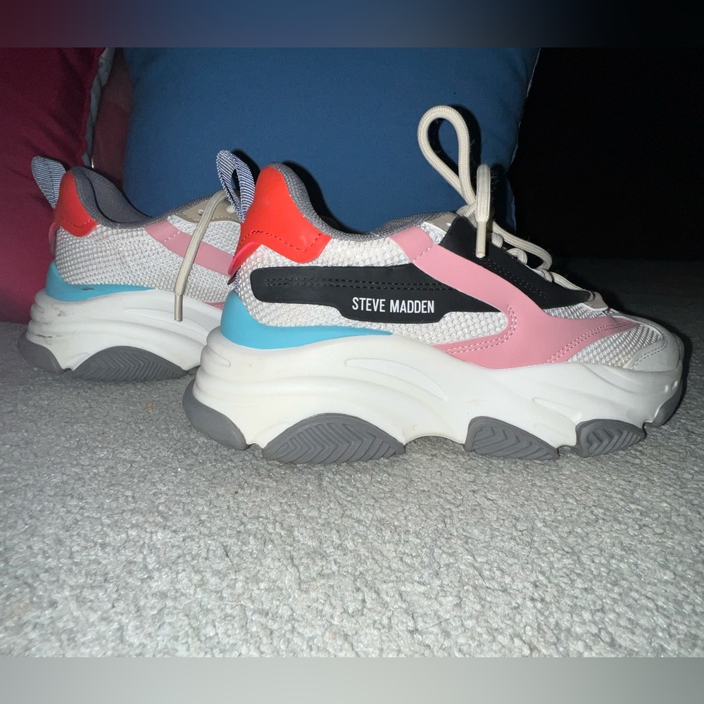 Steve Madden Possession Sneakers